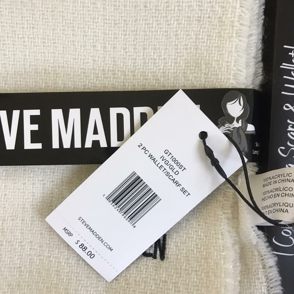 STEVE MADDEN WRISTLET WALLET CASE & SCARF GIFT SET - Picture 3 of 5